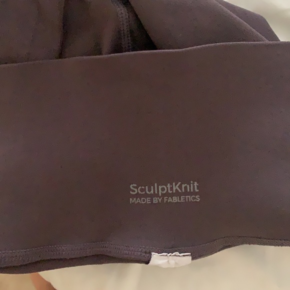 Fabletics leggings - Picture 2 of 2